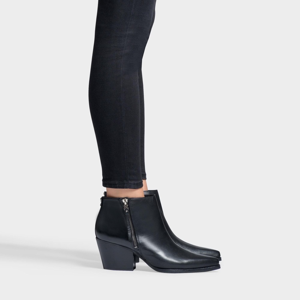 NIB Sam Edelman Walden leather bootie